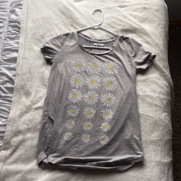 Grey sunflower shirt 🌻 - Picture 2 of 3
